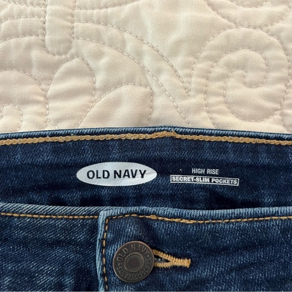 Women’s High-Waisted Jean Shorts - Picture 6 of 7